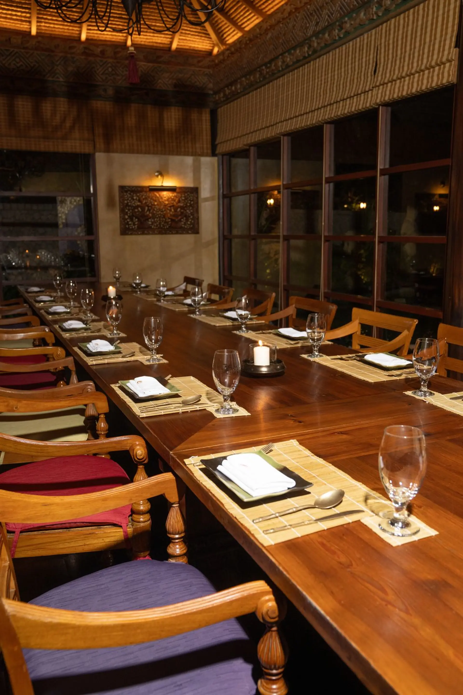 Palm & Plate members gathered around the table