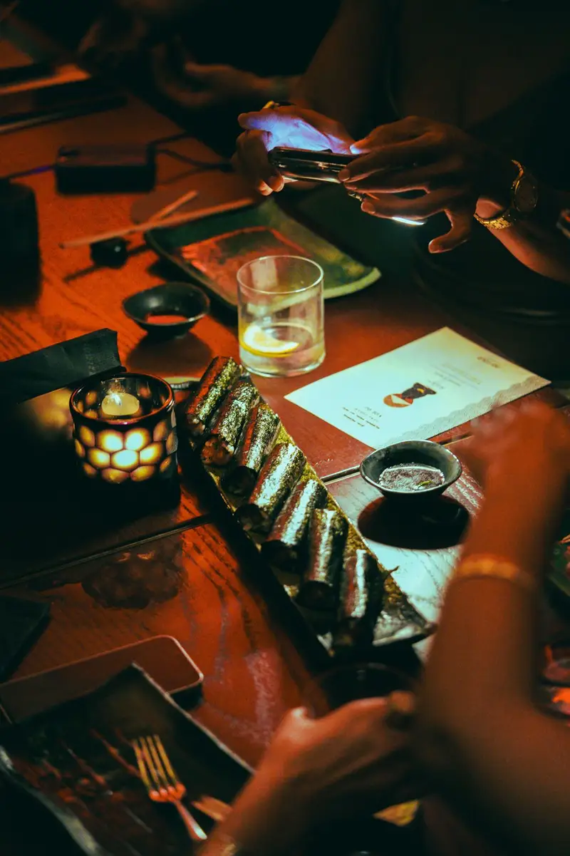 Palm & Plate moment