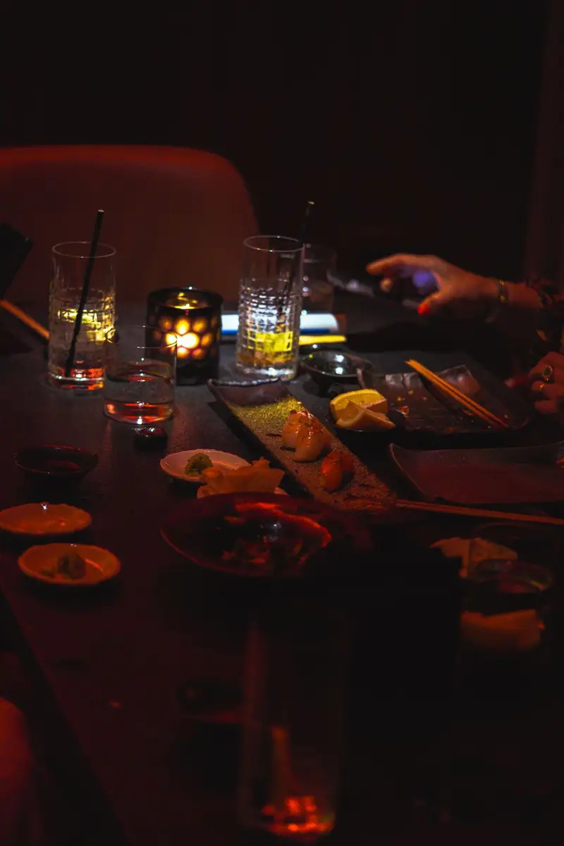 Palm & Plate moment