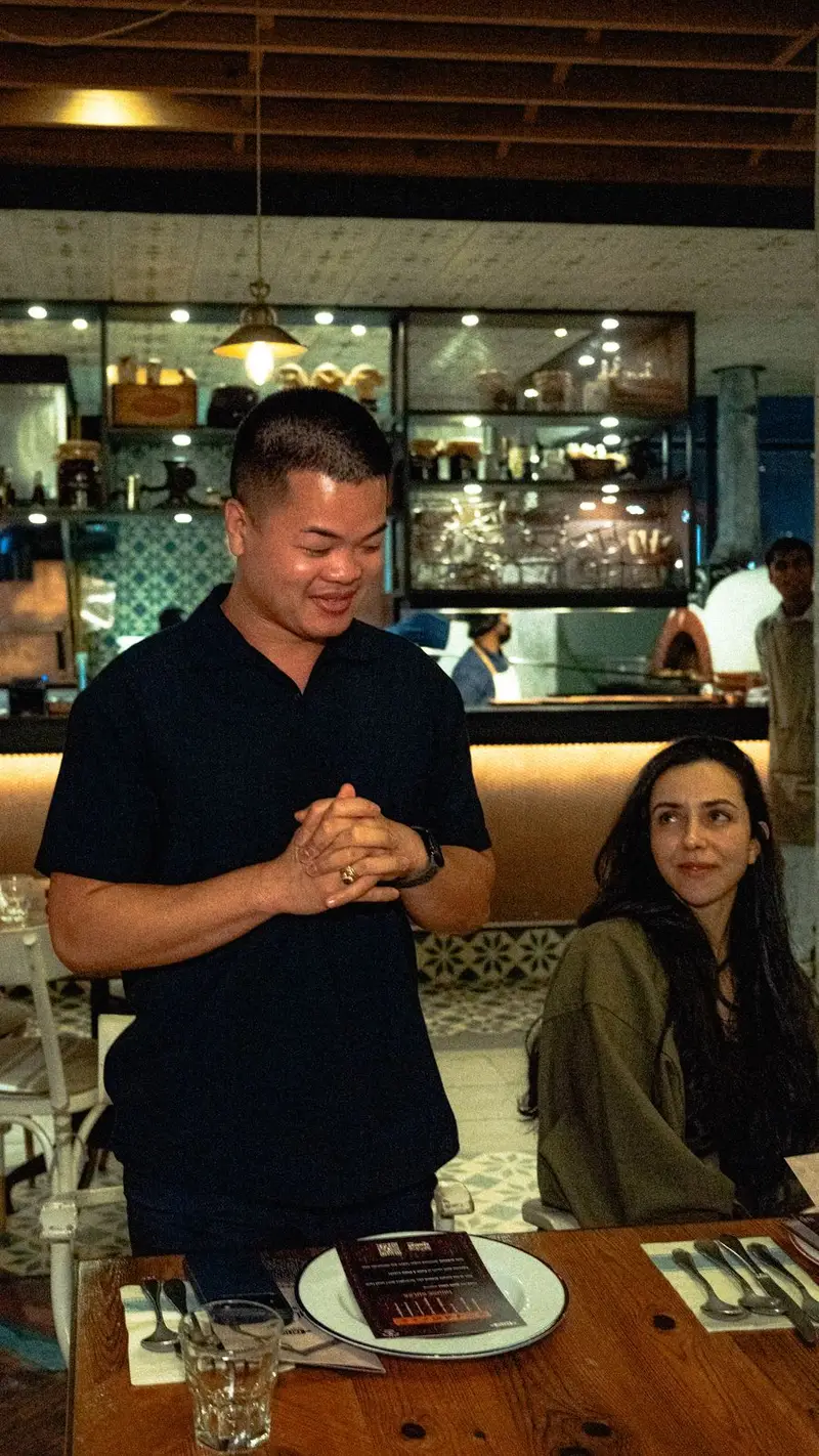 Palm & Plate moment